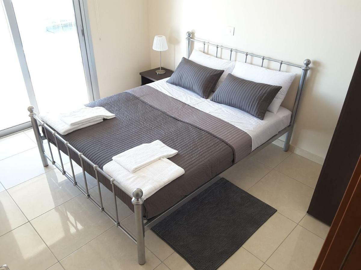 Lighthouse By The Sea Lovely 2Bdr Apartment Paphos Eksteriør billede