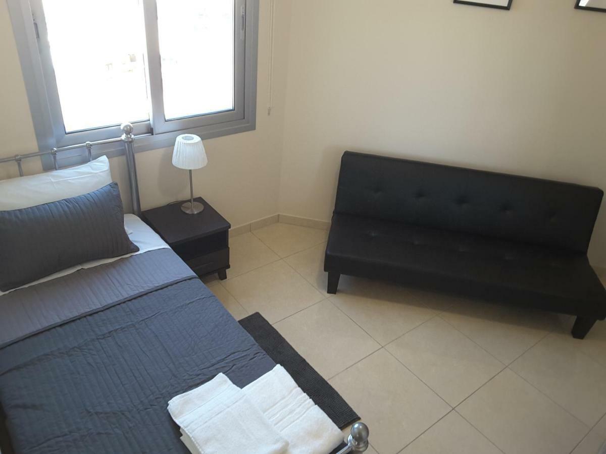Lighthouse By The Sea Lovely 2Bdr Apartment Paphos Eksteriør billede