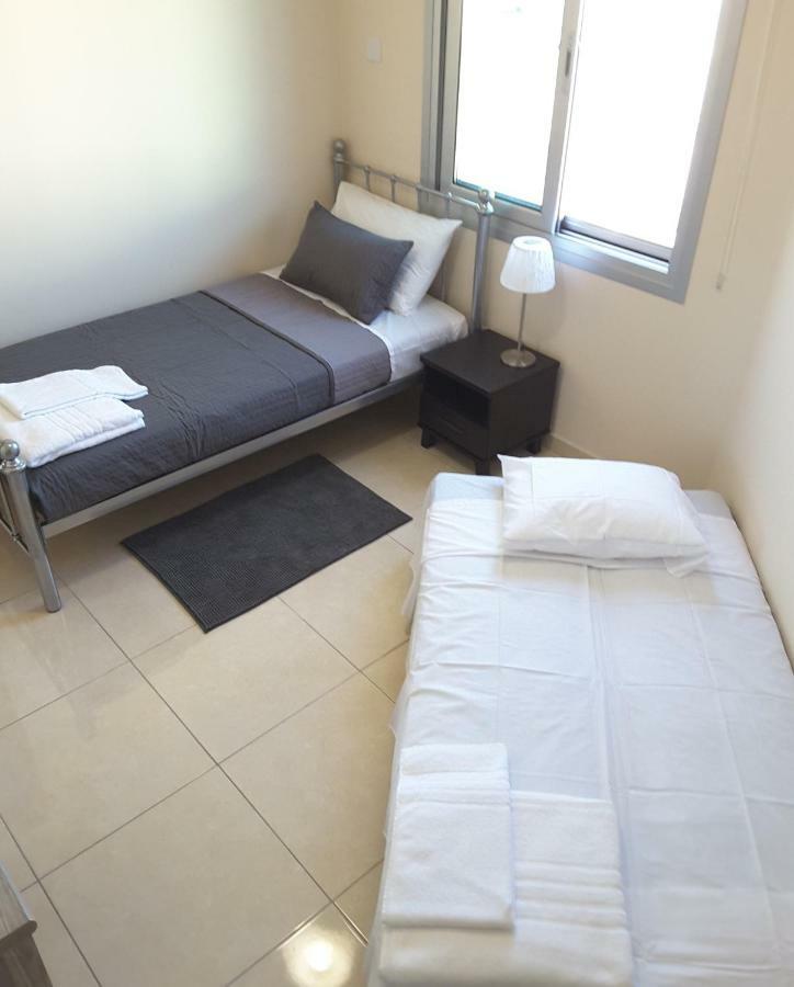 Lighthouse By The Sea Lovely 2Bdr Apartment Paphos Eksteriør billede