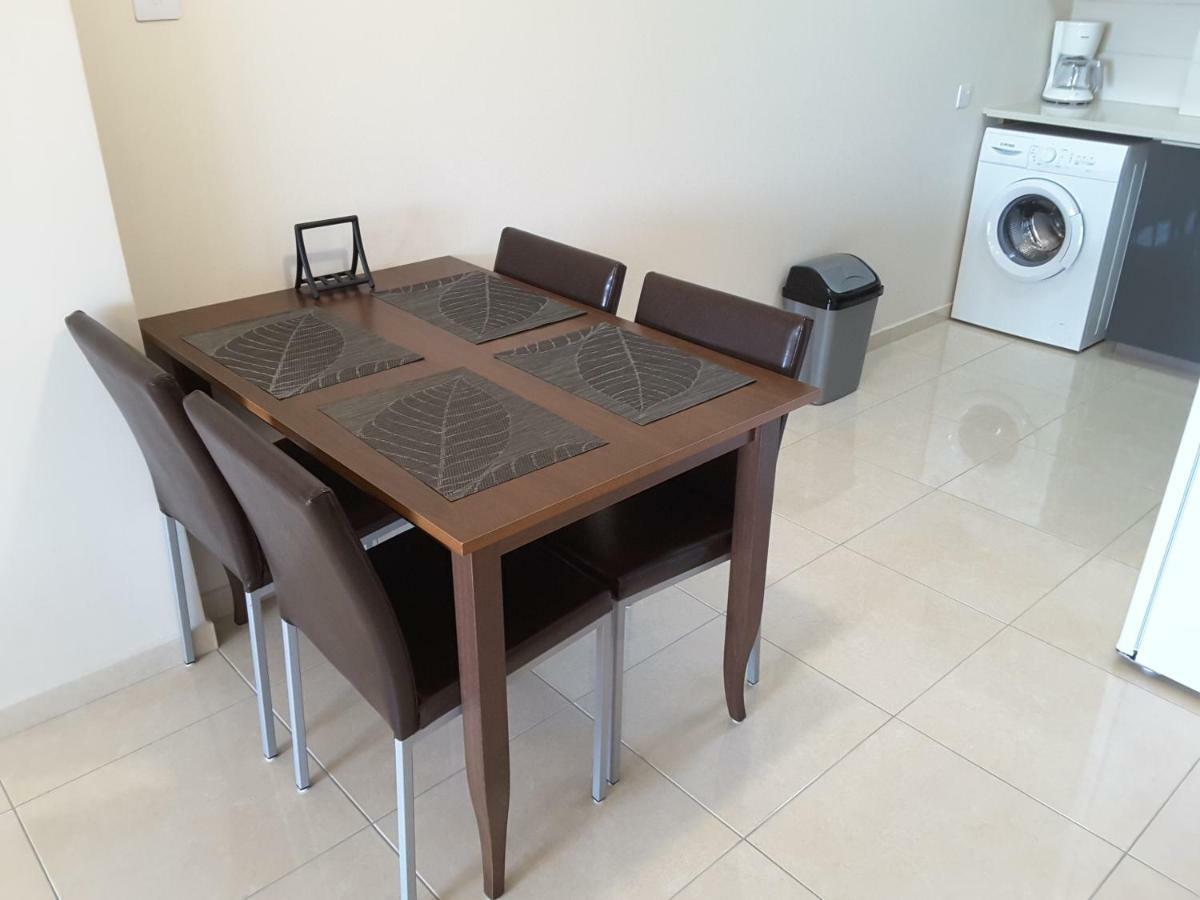 Lighthouse By The Sea Lovely 2Bdr Apartment Paphos Eksteriør billede