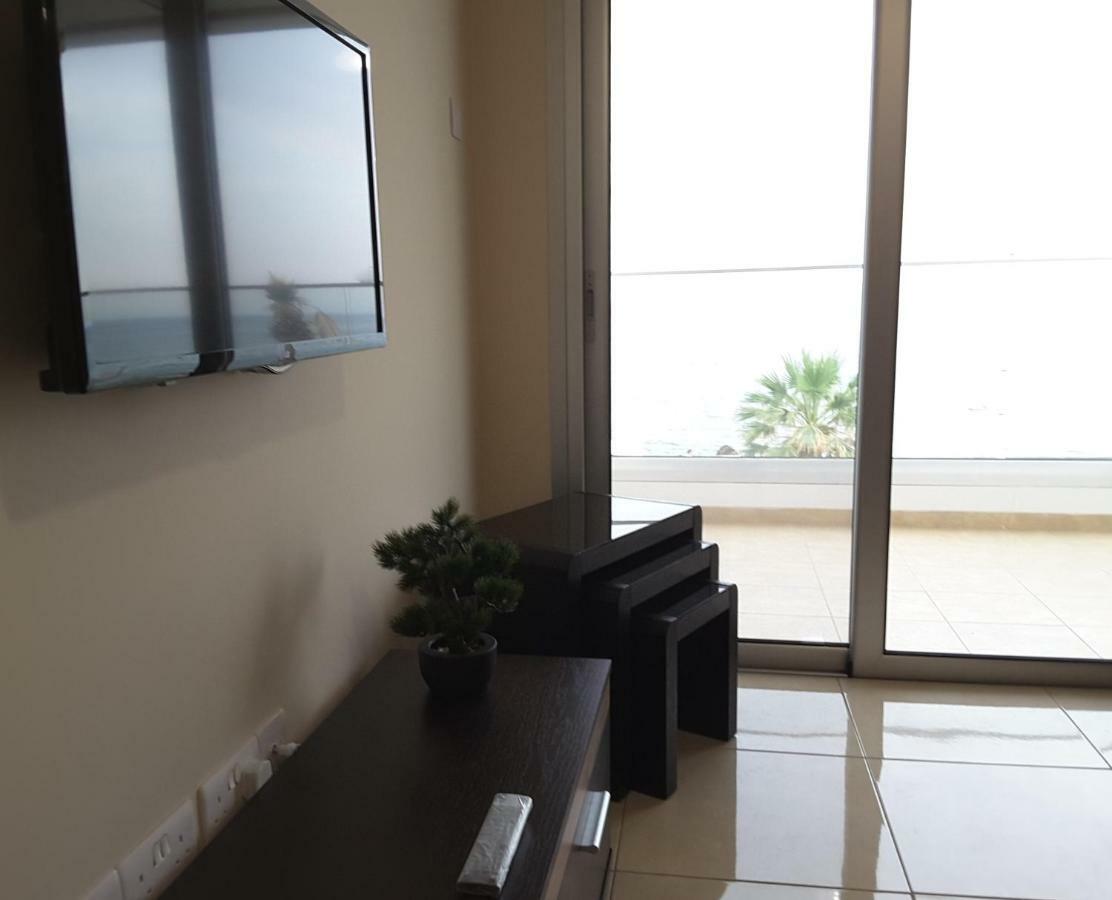 Lighthouse By The Sea Lovely 2Bdr Apartment Paphos Eksteriør billede
